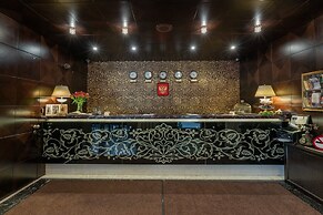 Attache Hotel