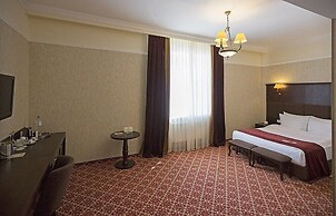Attache Hotel