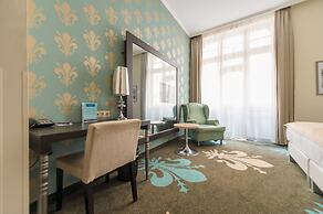 La Prima Fashion Hotel