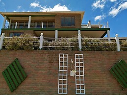 Amzee Bokmakierie Guest House