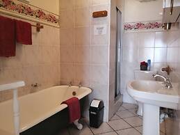 Amzee Bokmakierie Guest House