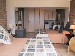 Amzee Bokmakierie Guest House