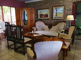 Amzee Bokmakierie Guest House