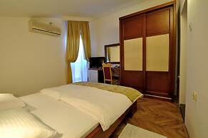 Hotel Djuric