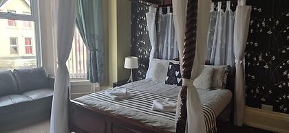 Holmlea Guest House