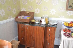 Holmlea Guest House