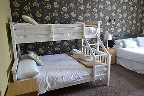 Holmlea Guest House