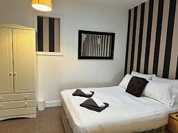 Holmlea Guest House