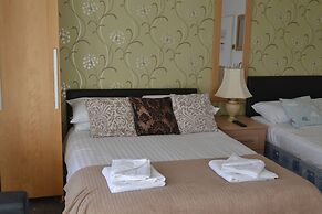 Holmlea Guest House