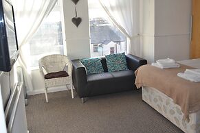 Holmlea Guest House