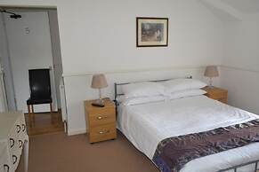 Holmlea Guest House
