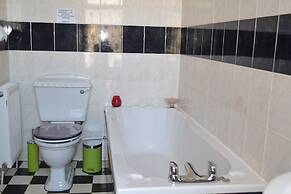 Holmlea Guest House