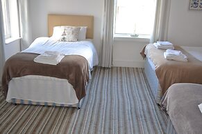 Holmlea Guest House