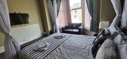 Holmlea Guest House