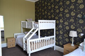Holmlea Guest House