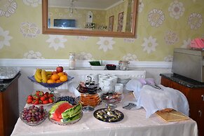 Holmlea Guest House