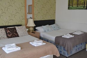 Holmlea Guest House