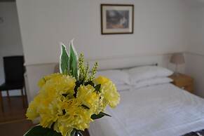 Holmlea Guest House