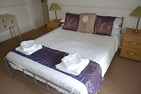 Holmlea Guest House