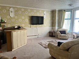 Holmlea Guest House