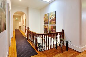 Auldington Hotel