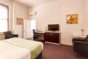 Auldington Hotel