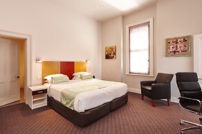 Auldington Hotel