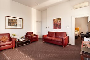 Auldington Hotel