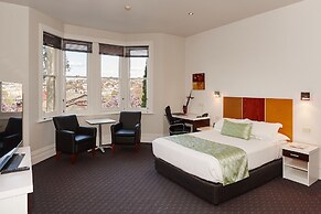 Auldington Hotel