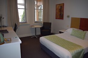Auldington Hotel