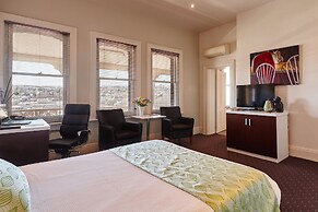 Auldington Hotel