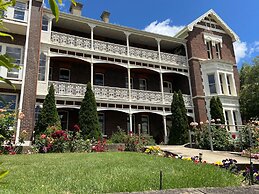 Auldington Hotel
