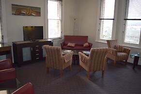 Auldington Hotel