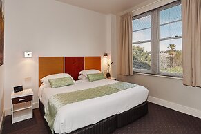 Auldington Hotel