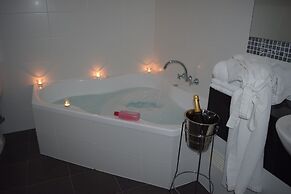 Auldington Hotel