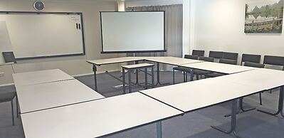 Shadzz Motel & Conference Centre
