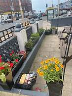 The Hawkes Hotel