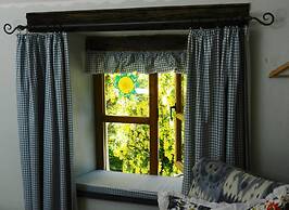 Armidale Cottages Bed & Breakfast