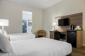 Econo Lodge Inn & Suites