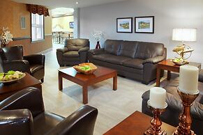 Econo Lodge Inn & Suites