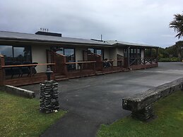 Paroa Hotel
