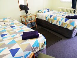 Braemar House B&B and YHA Hostel