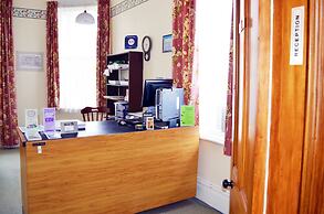Braemar House B&B and YHA Hostel