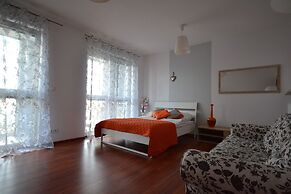 Senator Warsaw Apartments