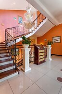 Hotel Dworek Tryumf Dąbrowscy Spółka Jawna