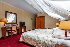 Hotel Dworek Tryumf Dąbrowscy Spółka Jawna