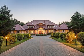 Hotel Dworek Tryumf Dąbrowscy Spółka Jawna