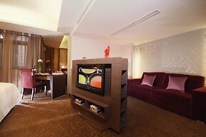 The Metro Hotel