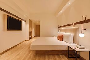 Red Fox by Lemon Tree Hotels, Hyderabad