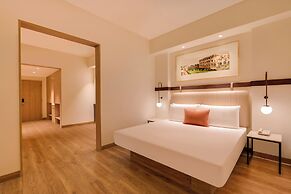 Red Fox by Lemon Tree Hotels, Hyderabad